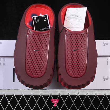 Nike Mind 001, Team Red University