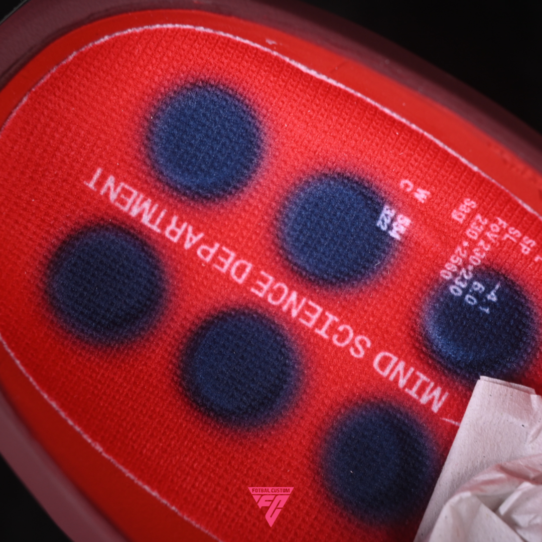 Nike Mind 001, Team Red University